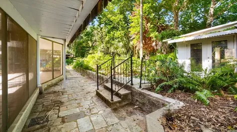 127 E Laurel Avenue Howey In The Hills FL 34737