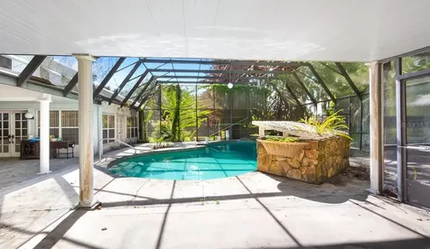 127 E Laurel Avenue Howey In The Hills FL 34737