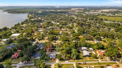 127 E Laurel Avenue Howey In The Hills FL 34737