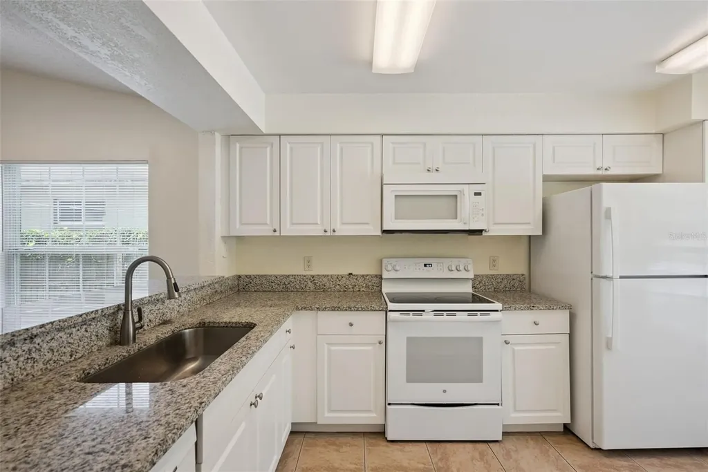 2725 Mayer Street Orlando FL 32806