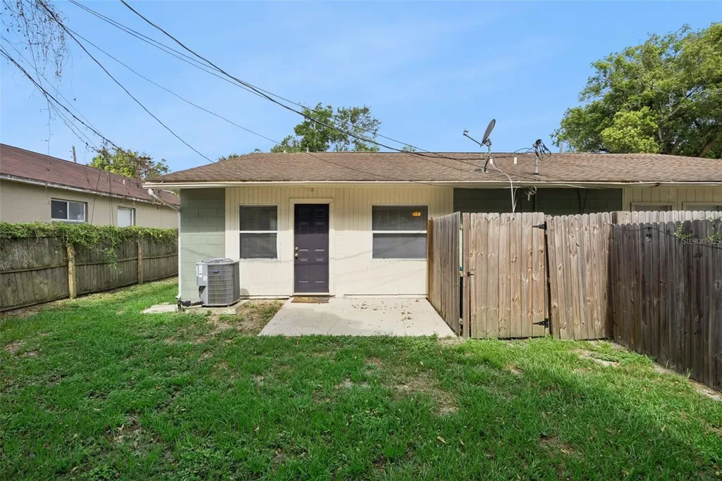 2725 Mayer Street Orlando FL 32806