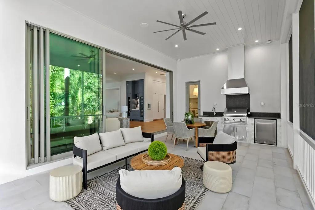 423 S Royal Poinciana Drive Tampa FL 33609