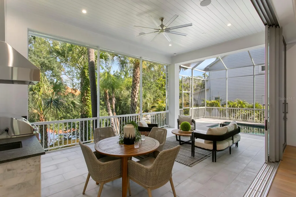 423 S Royal Poinciana Drive Tampa FL 33609