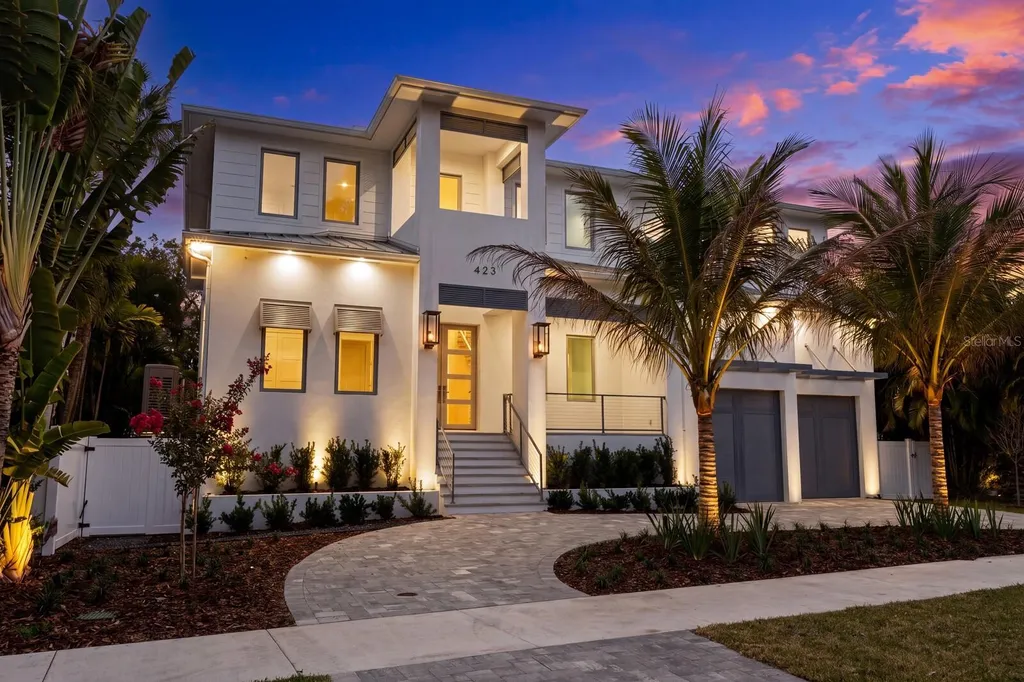 423 S Royal Poinciana Drive Tampa FL 33609