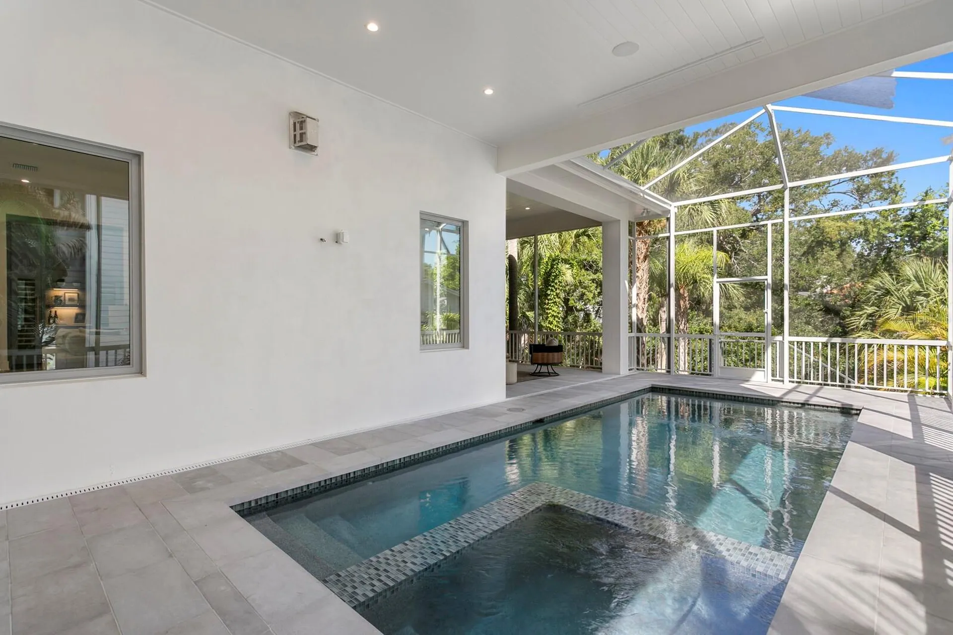 423 S Royal Poinciana Drive Tampa FL 33609