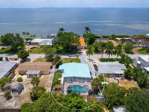 3115 Bay Drive Bradenton FL 34207