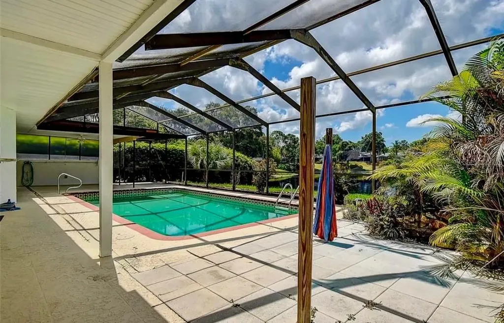 2876 Lake Valencia Boulevard E Palm Harbor FL 34684