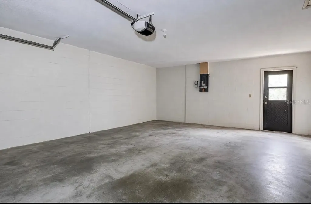 2876 Lake Valencia Boulevard E Palm Harbor FL 34684