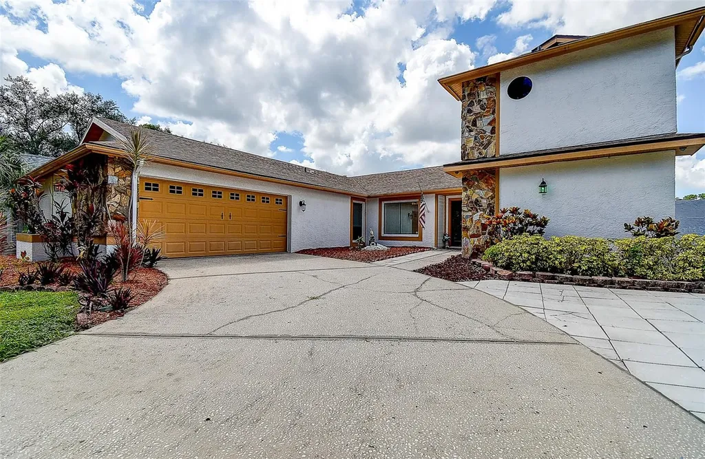 2876 Lake Valencia Boulevard E Palm Harbor FL 34684