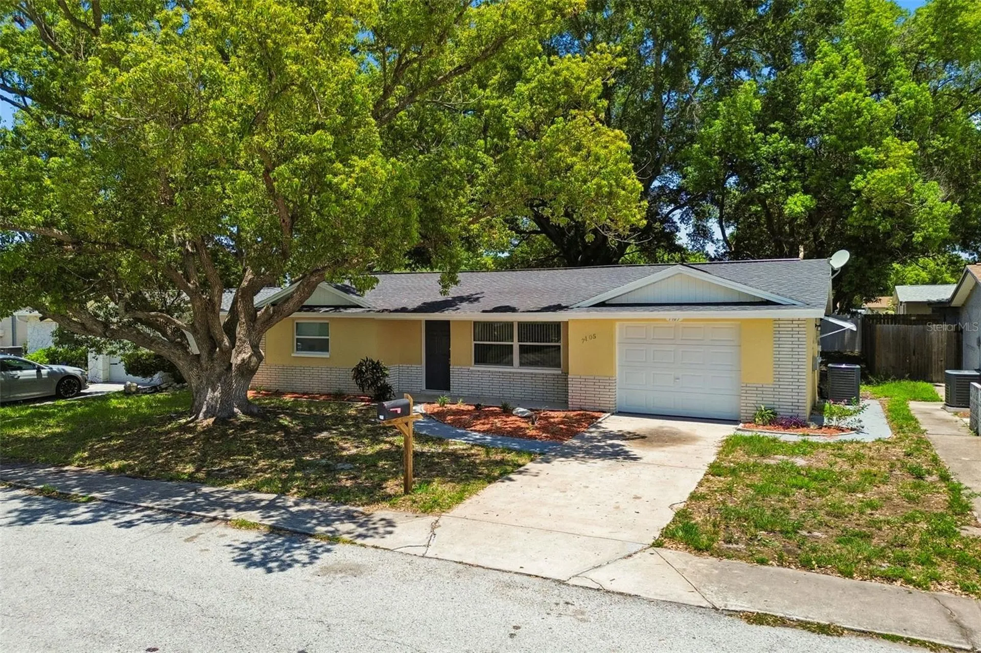 7105 Oakshire Drive Port Richey FL 34668