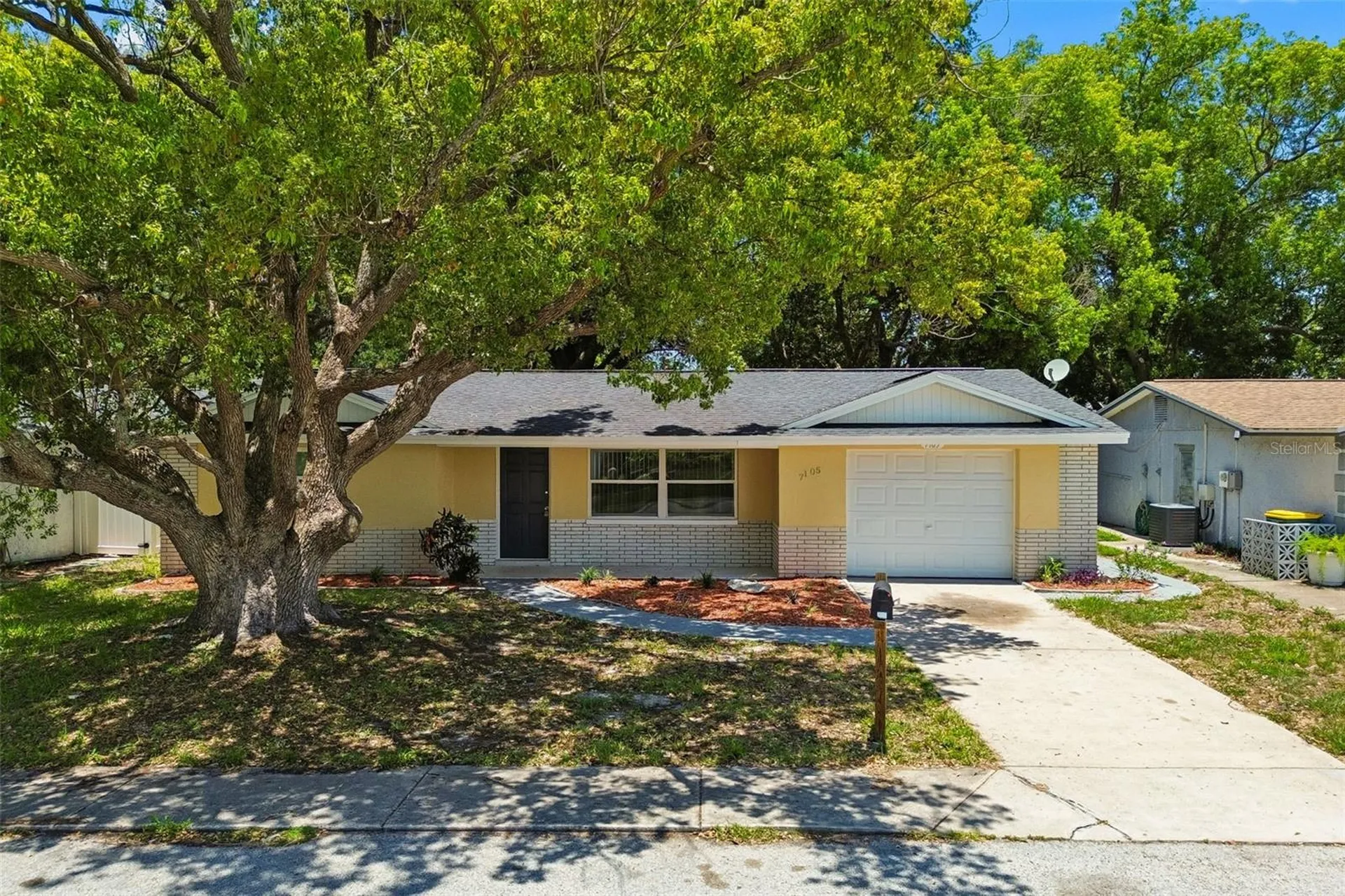 7105 Oakshire Drive Port Richey FL 34668