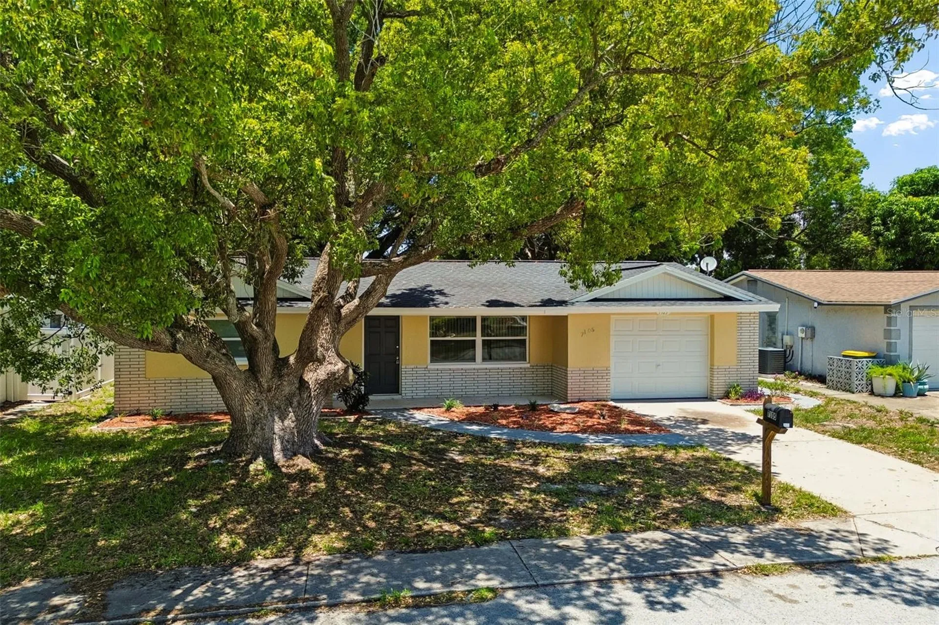 7105 Oakshire Drive Port Richey FL 34668