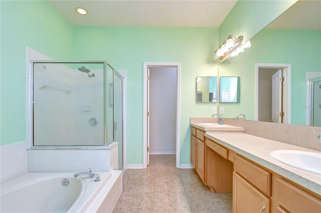31501 Shaker Circle Wesley Chapel FL 33543