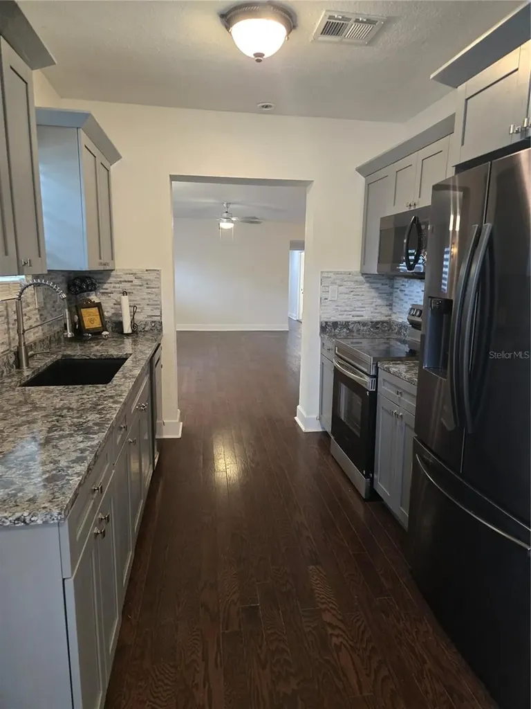 300 E Idlewild Avenue Tampa FL 33604