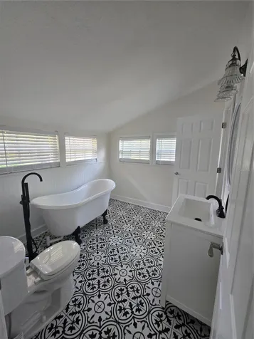 300 E Idlewild Avenue Tampa FL 33604