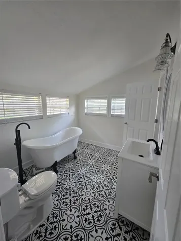 300 E Idlewild Avenue Tampa FL 33604