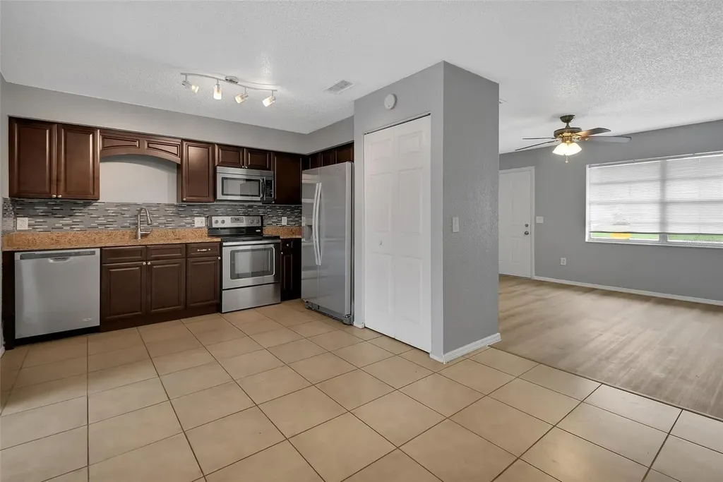 365 W Lansdowne Avenue Orange City FL 32763