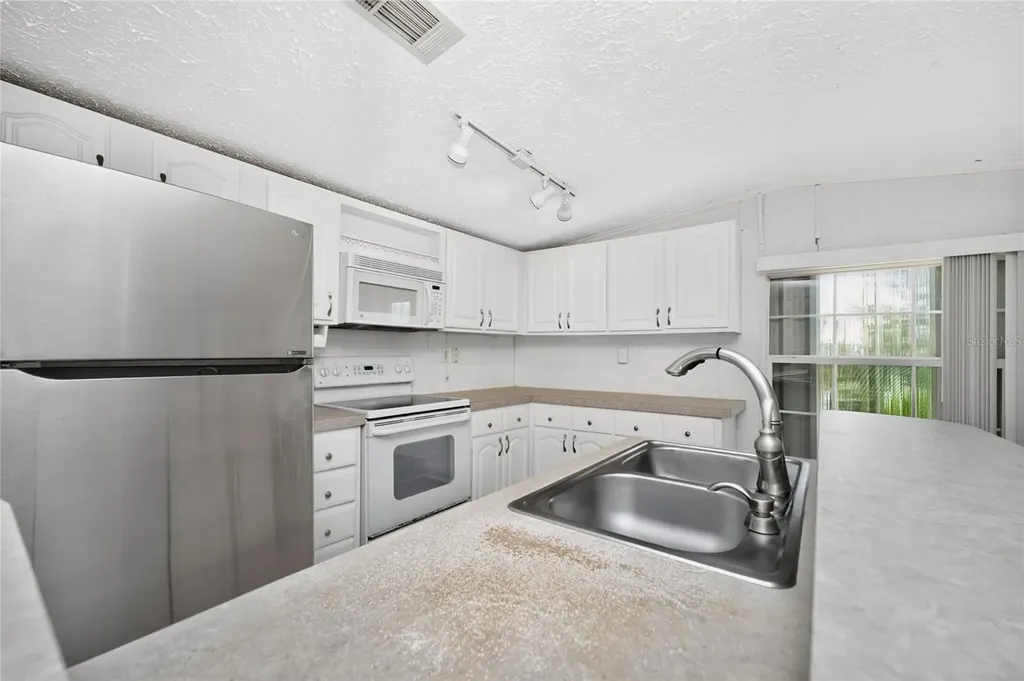 10 Holland Drive Punta Gorda FL 33950