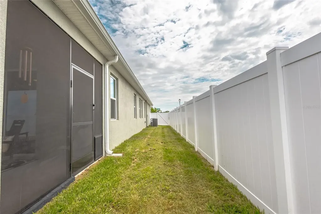 2843 Elio Hammock Drive Harmony FL 34773