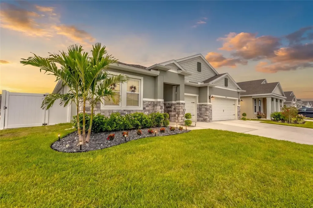 2843 Elio Hammock Drive Harmony FL 34773