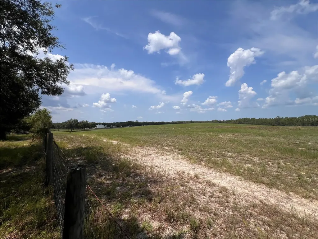 5990 W Oakhill Street Dunnellon FL 34433