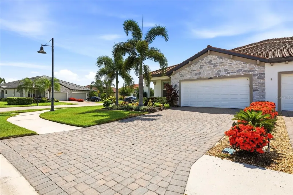 2405 Wildflower Run Lakewood Ranch FL 34211