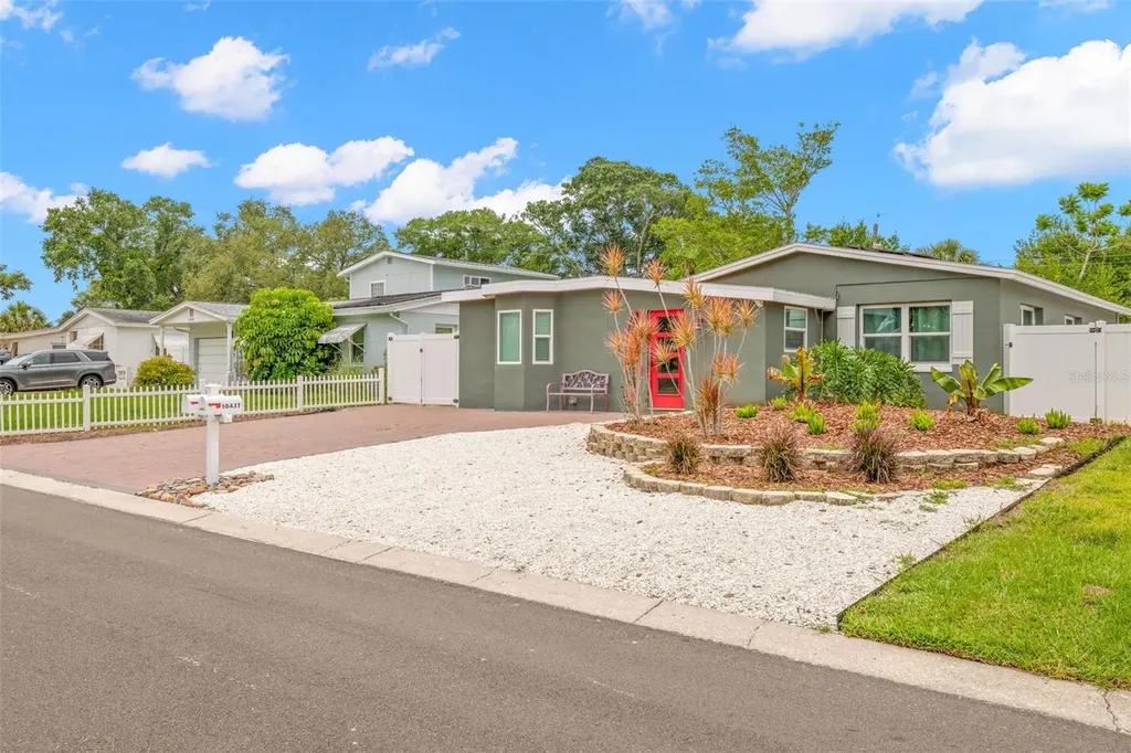 10437 Cirimoya Lane Seminole FL 33772