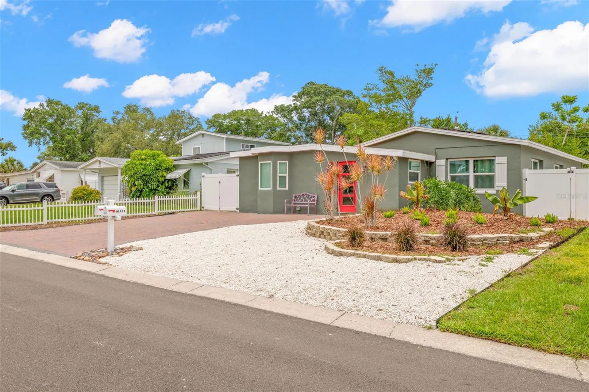 10437 Cirimoya Lane Seminole FL 33772