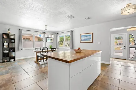 10437 Cirimoya Lane Seminole FL 33772