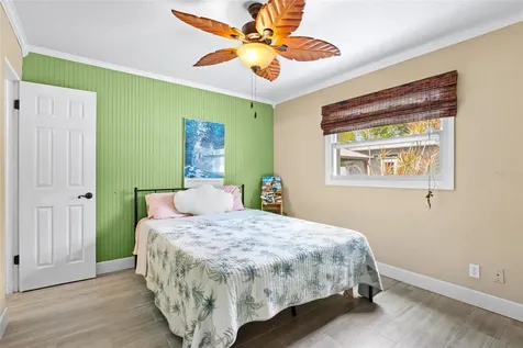 10437 Cirimoya Lane Seminole FL 33772