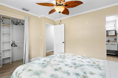 10437 Cirimoya Lane Seminole FL 33772