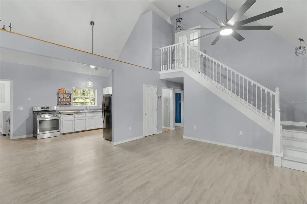 13691 S Highway 25 Eastlake Weir FL 32133