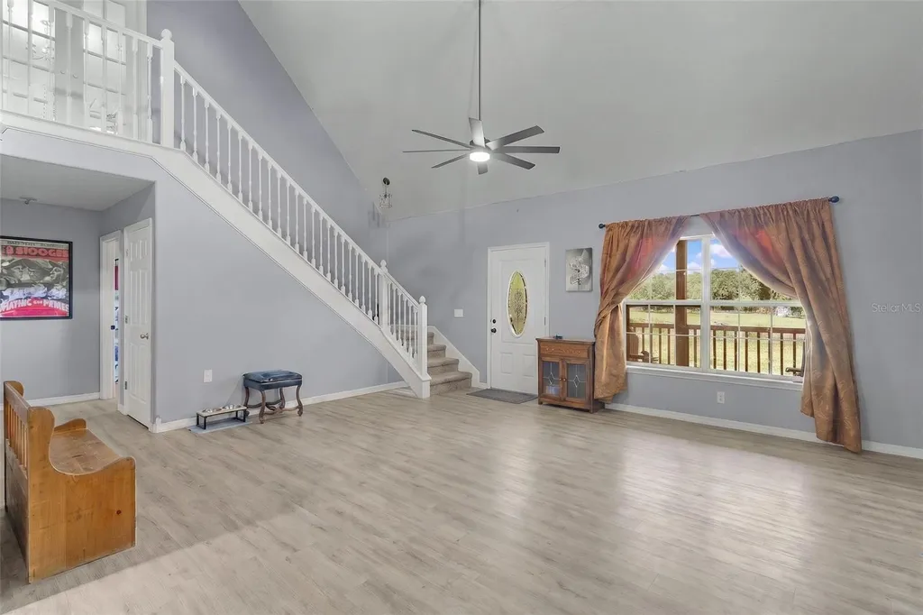 13691 S Highway 25 Eastlake Weir FL 32133