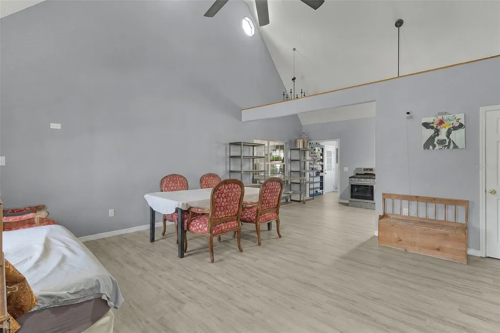13691 S Highway 25 Eastlake Weir FL 32133