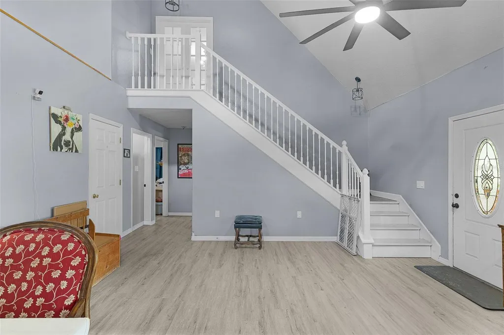 13691 S Highway 25 Eastlake Weir FL 32133