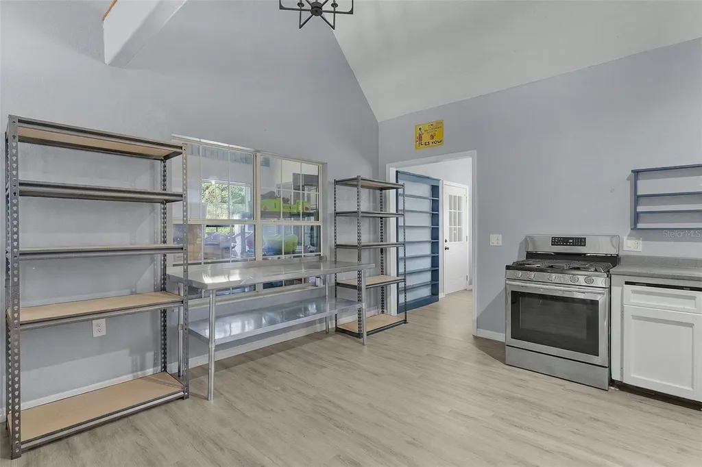 13691 S Highway 25 Eastlake Weir FL 32133
