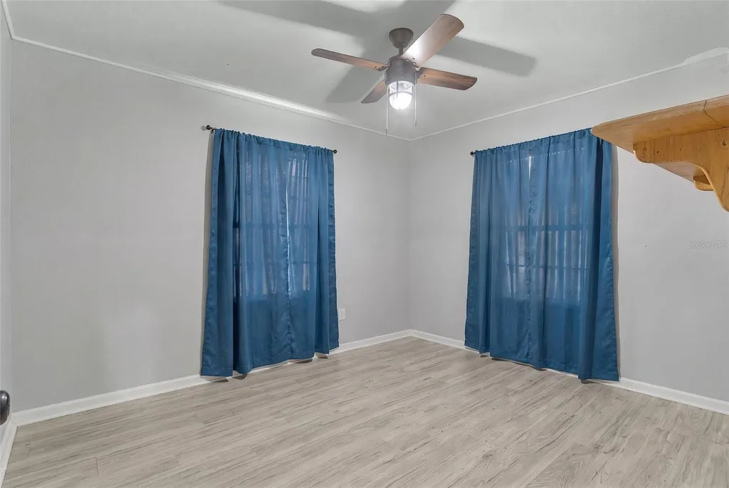13691 S Highway 25 Eastlake Weir FL 32133