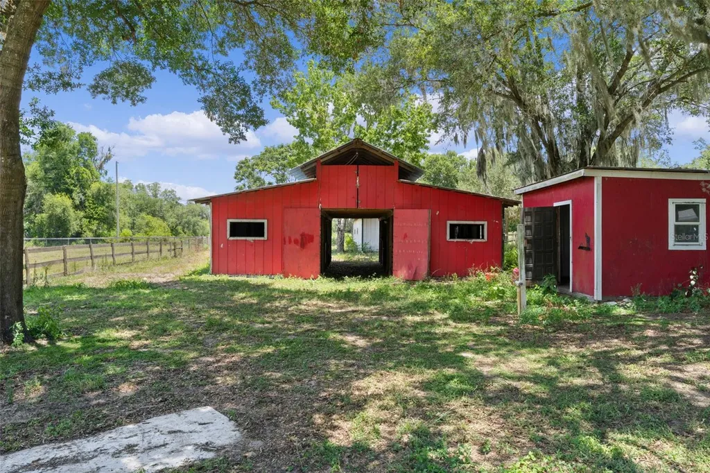13691 S Highway 25 Eastlake Weir FL 32133