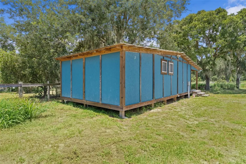 13691 S Highway 25 Eastlake Weir FL 32133