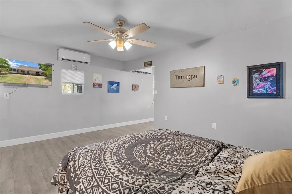 13691 S Highway 25 Eastlake Weir FL 32133