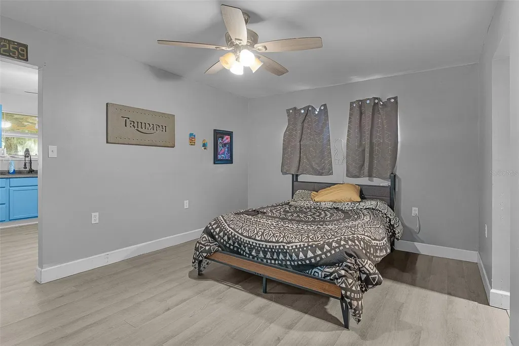 13691 S Highway 25 Eastlake Weir FL 32133