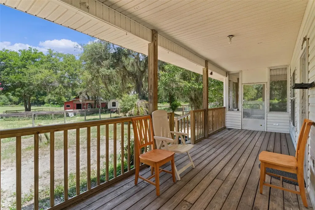 13691 S Highway 25 Eastlake Weir FL 32133