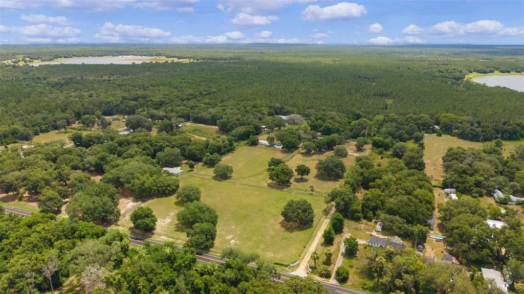 13691 S Highway 25 Eastlake Weir FL 32133