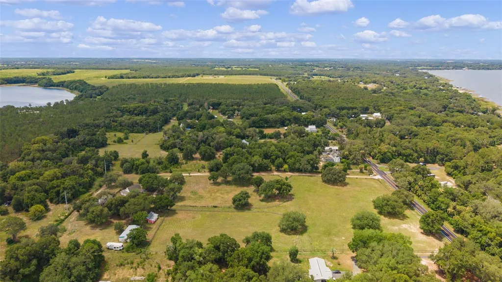 13691 S Highway 25 Eastlake Weir FL 32133