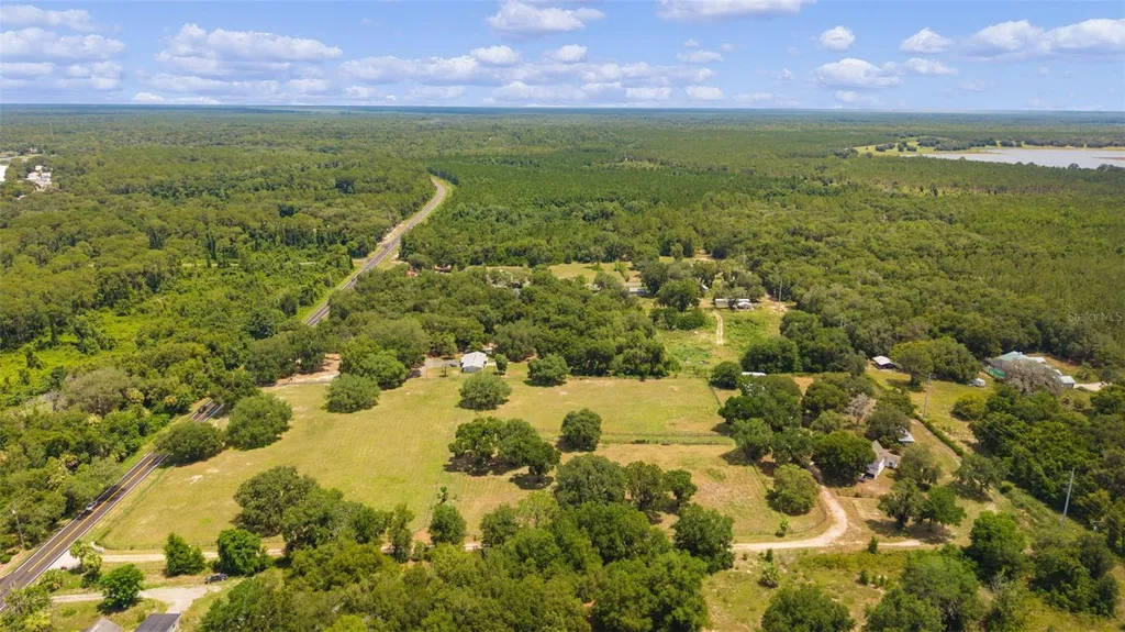13691 S Highway 25 Eastlake Weir FL 32133