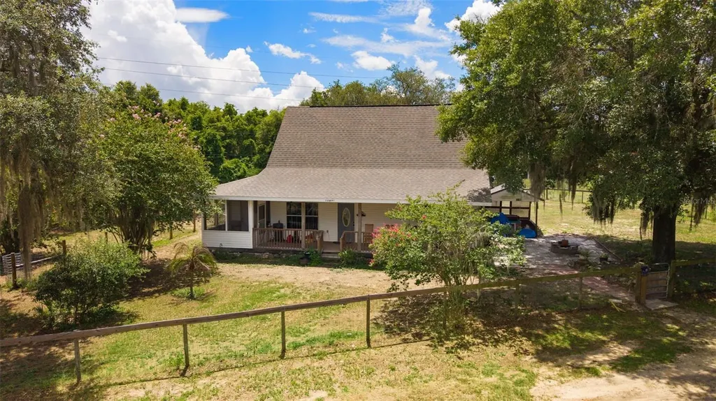 13691 S Highway 25 Eastlake Weir FL 32133