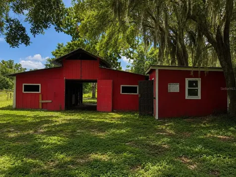 13691 S Highway 25 Eastlake Weir FL 32133