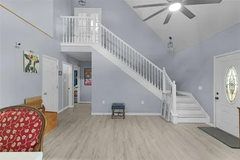 13691 S Highway 25 Eastlake Weir FL 32133