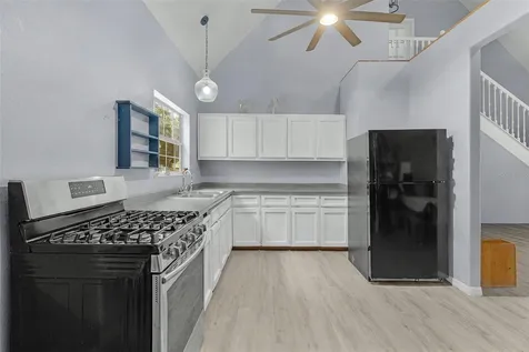 13691 S Highway 25 Eastlake Weir FL 32133
