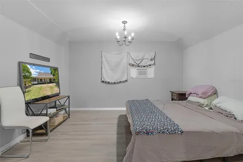 13691 S Highway 25 Eastlake Weir FL 32133